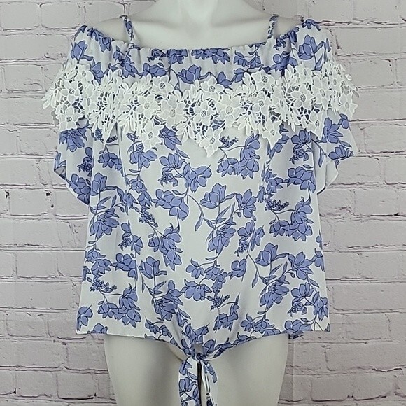 BCX White Blue and Black Floral Print Cold Shoulder Blouse/Top. Size XL. - Picture 1 of 11